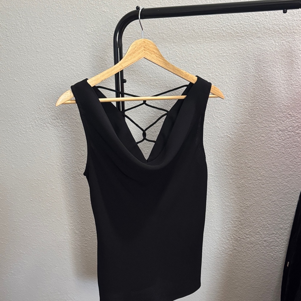 Chic Black Sleeveless Tank Top